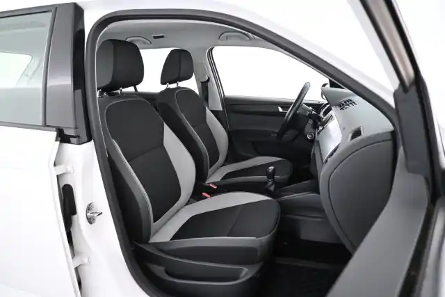 Valkoinen Farmari, Skoda Fabia – OUU-243