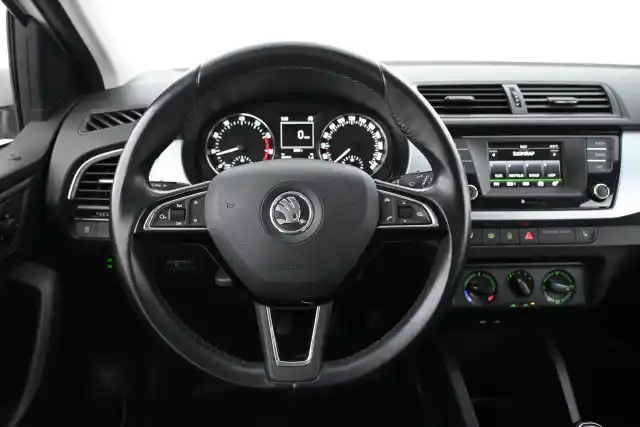 Valkoinen Farmari, Skoda Fabia – OUU-243