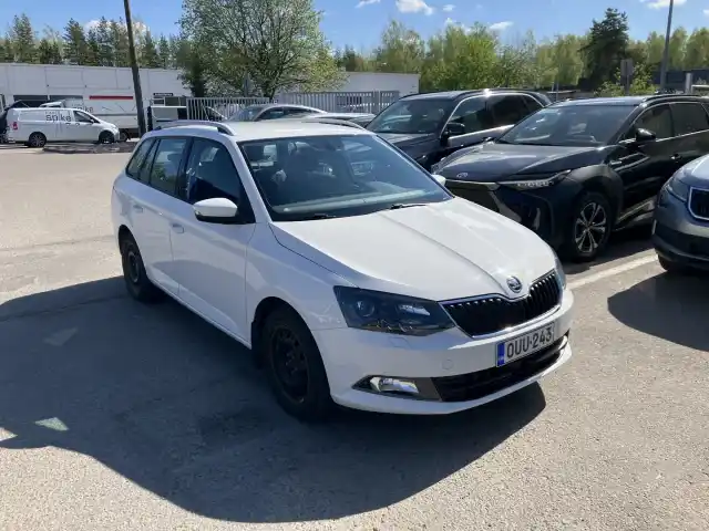Valkoinen Farmari, Skoda Fabia – OUU-243