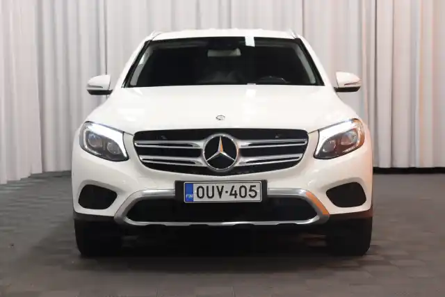 Valkoinen Maastoauto, Mercedes-Benz GLC – OUV-405