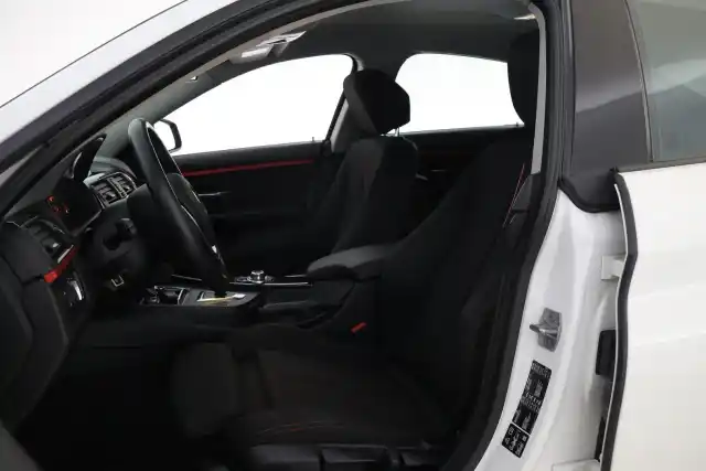 Valkoinen Sedan, BMW 420 – OUV-949
