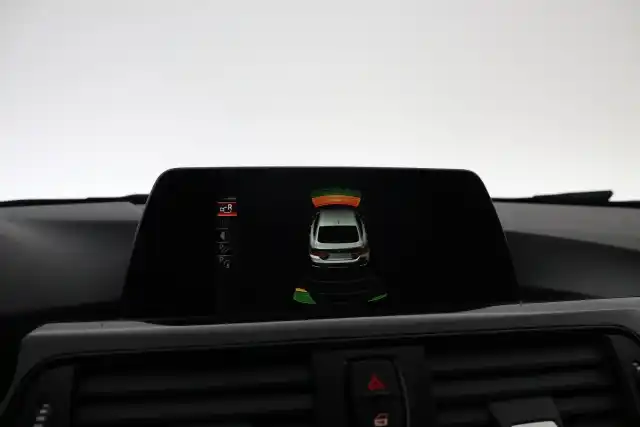 Valkoinen Sedan, BMW 420 – OUV-949