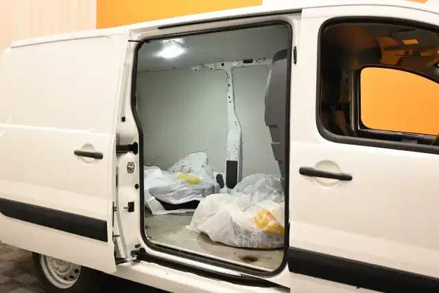 Valkoinen Pakettiauto, Toyota Proace – OUX-184