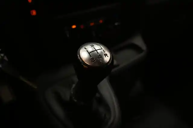 Valkoinen Pakettiauto, Toyota Proace – OUX-184