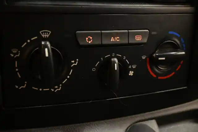 Valkoinen Pakettiauto, Toyota Proace – OUX-184