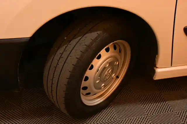 Valkoinen Pakettiauto, Toyota Proace – OUX-184