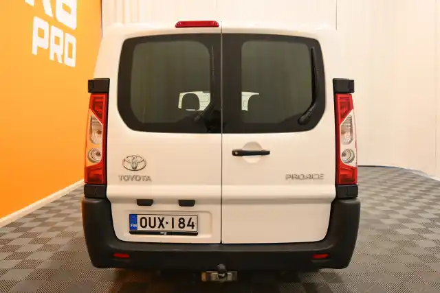 Valkoinen Pakettiauto, Toyota Proace – OUX-184