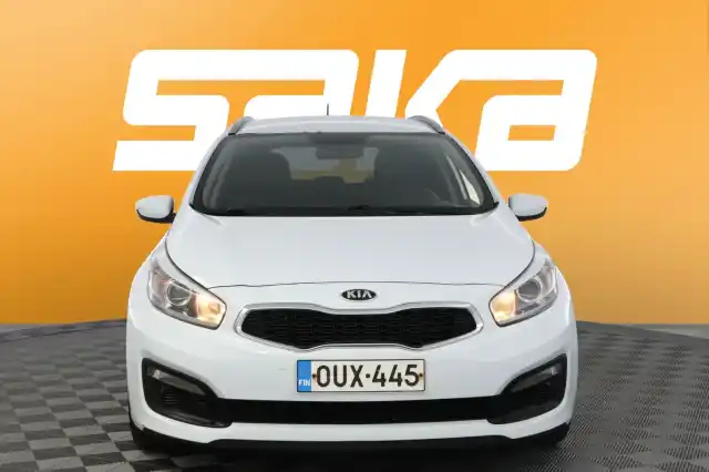 Valkoinen Farmari, Kia cee'd – OUX-445