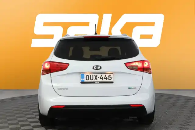 Valkoinen Farmari, Kia cee'd – OUX-445