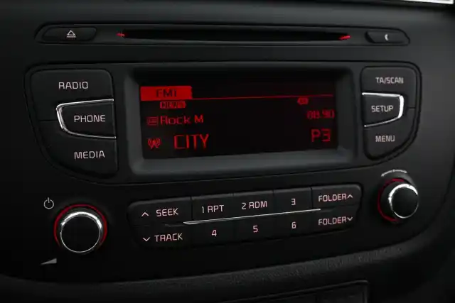 Valkoinen Farmari, Kia cee'd – OUX-445