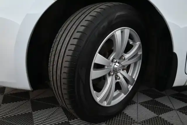 Valkoinen Farmari, Kia cee'd – OUX-445