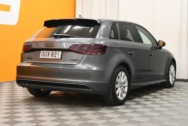 Harmaa Viistoperä, Audi A3 – OUX-821