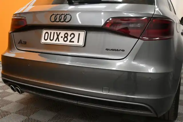 Harmaa Viistoperä, Audi A3 – OUX-821