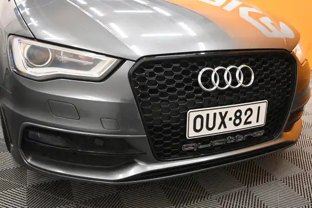 Harmaa Viistoperä, Audi A3 – OUX-821