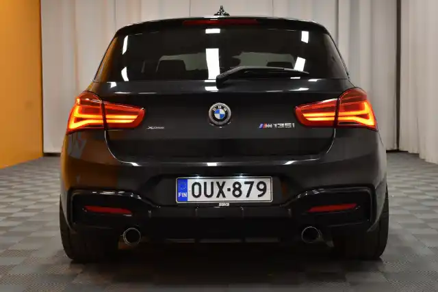 Musta Viistoperä, BMW M135I – OUX-879