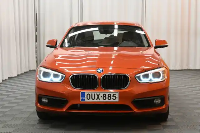 Oranssi Viistoperä, BMW 120 – OUX-885