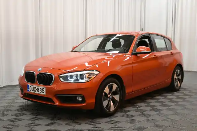 Oranssi Viistoperä, BMW 120 – OUX-885