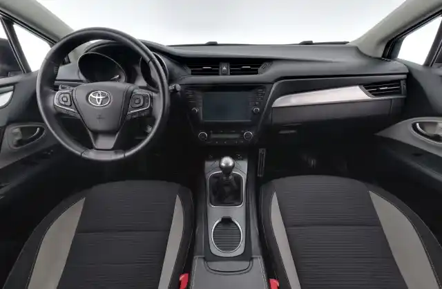 Musta Farmari, Toyota Avensis – OUZ-322