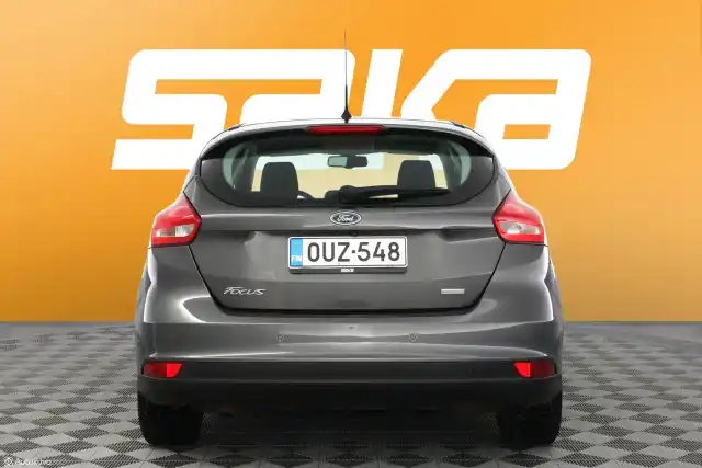 Harmaa Viistoperä, Ford Focus – OUZ-548