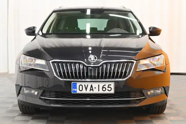 Musta Farmari, Skoda Superb – OVA-165