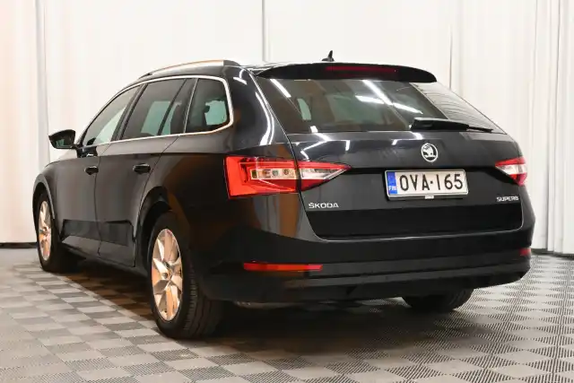 Musta Farmari, Skoda Superb – OVA-165