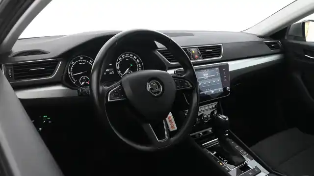 Ruskea (beige) Farmari, Skoda Superb – OVA-185