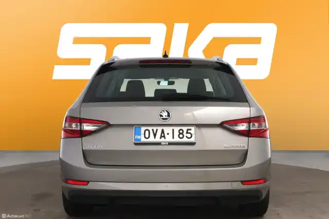 Ruskea (beige) Farmari, Skoda Superb – OVA-185