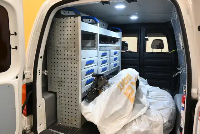 Valkoinen Pakettiauto, Volkswagen Caddy Maxi – OVA-517