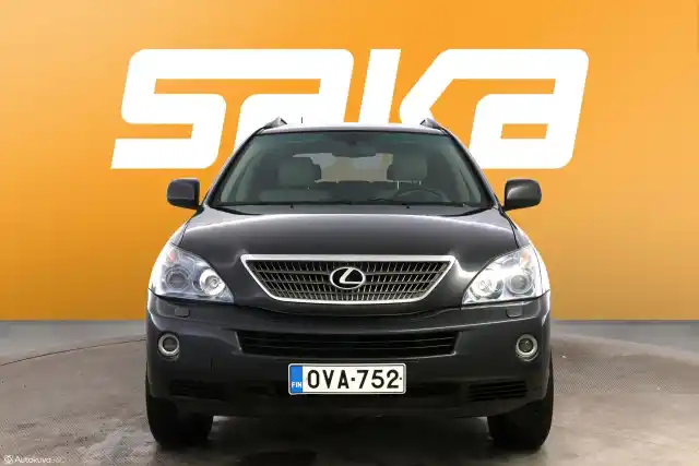 Harmaa Maastoauto, Lexus RX – OVA-752