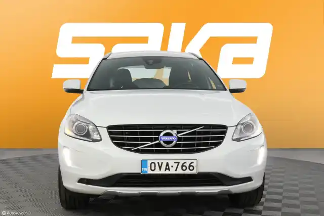 Valkoinen Maastoauto, Volvo XC60 – OVA-766