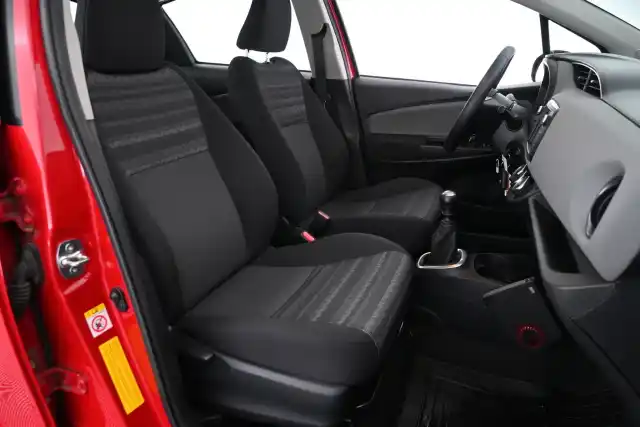 Punainen Viistoperä, Toyota Yaris – OVC-152