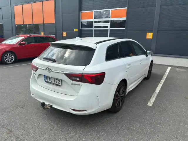 Valkoinen Farmari, Toyota Avensis – OVC-172