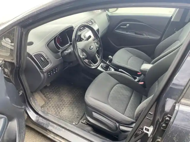 Sininen Viistoperä, Kia Rio – OVC-556