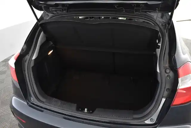Sininen Viistoperä, Kia Rio – OVC-556
