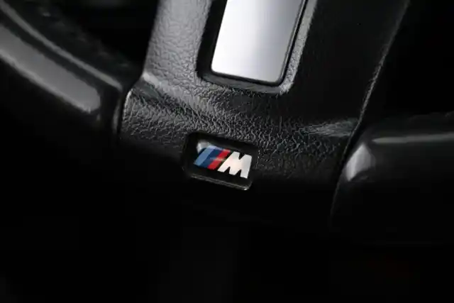 Valkoinen Maastoauto, BMW X6 – OVE-130