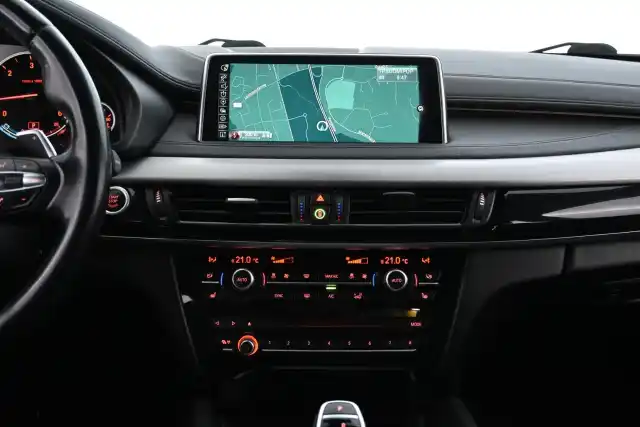 Valkoinen Maastoauto, BMW X6 – OVE-130