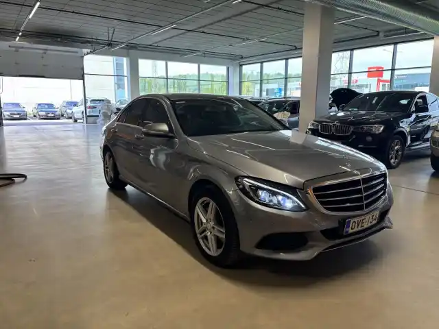 Harmaa Sedan, Mercedes-Benz C – OVE-134