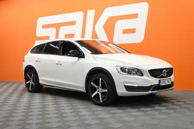 Valkoinen Farmari, Volvo V60 Cross Country – OVE-767