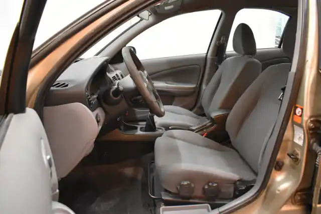 Beige Sedan, Nissan Almera – OVF-826