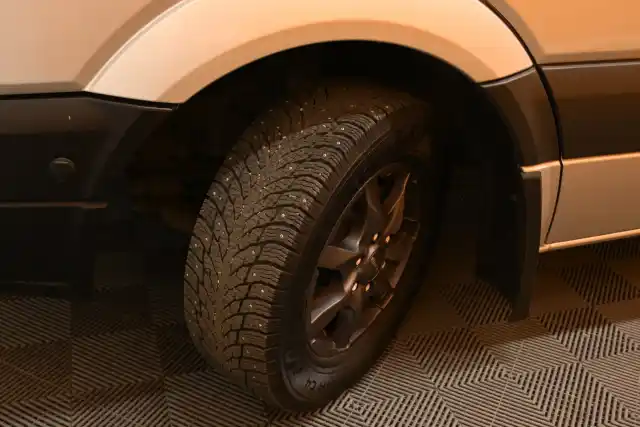 Harmaa Kuorma-auto, Mercedes-Benz Sprinter – OVH-661