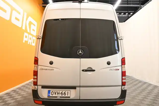 Harmaa Kuorma-auto, Mercedes-Benz Sprinter – OVH-661