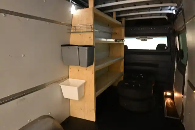Harmaa Kuorma-auto, Mercedes-Benz Sprinter – OVH-661