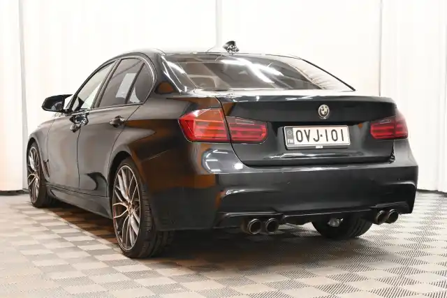 Musta Sedan, BMW 330 – OVJ-101