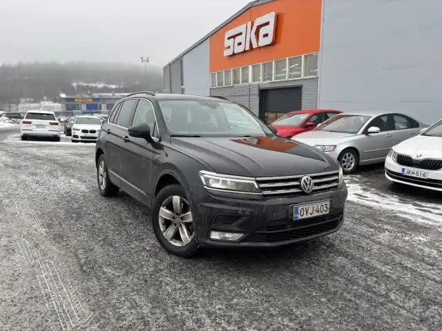 Musta Maastoauto, Volkswagen Tiguan – OVJ-403