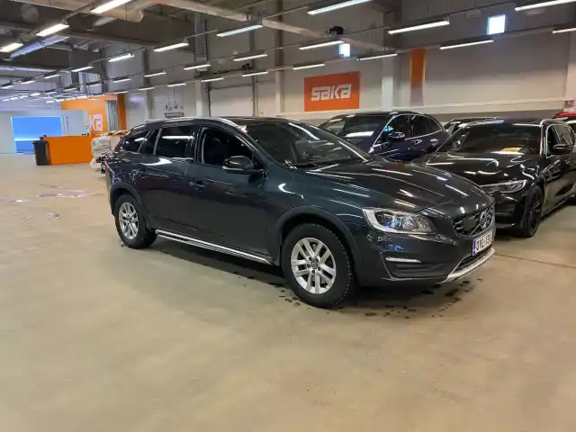 Harmaa Farmari, Volvo V60 Cross Country – OVL-131