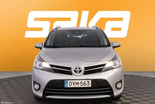 Hopea Tila-auto, Toyota Verso – OVM-563