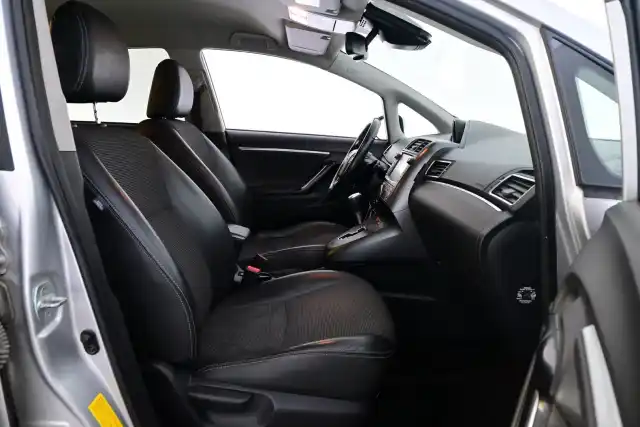 Hopea Tila-auto, Toyota Verso – OVM-563