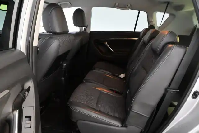 Hopea Tila-auto, Toyota Verso – OVM-563