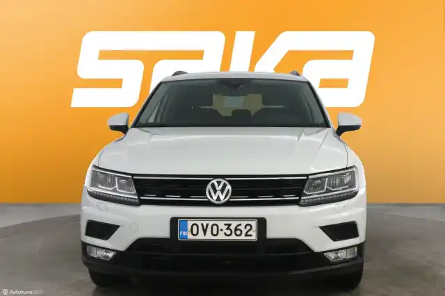 Valkoinen Maastoauto, Volkswagen Tiguan – OVO-362