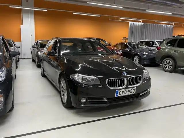 Musta Farmari, BMW 520 – OVO-980